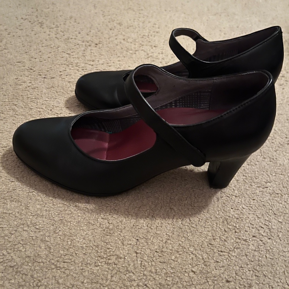 Black Abeo Biosystem  Size 7 Leather Upper